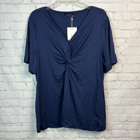 BloomChic Navy Short Sleeve Twist Front Top Plus Size 2X - Picture 2 of 6